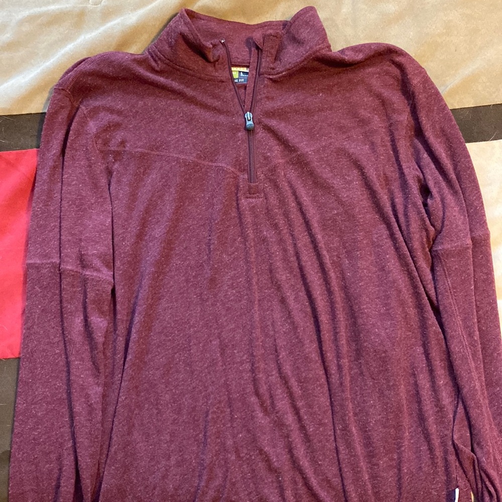 Magellan Outdoors Size Large red quarter zip tee